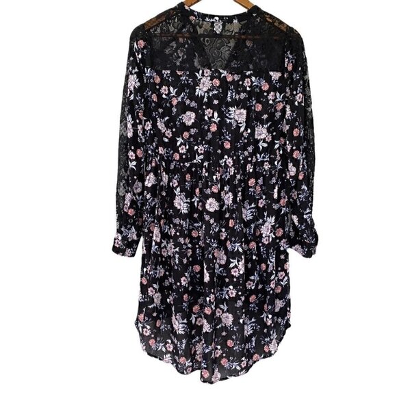 Torrid empire waisted top,  elasticized waist, v-neck, high-low hemline - Picture 8 of 13